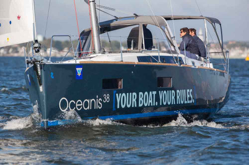 beneteau_oceanis38_running1_2014